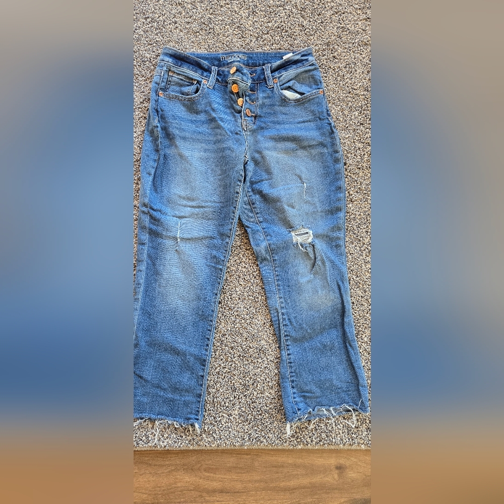 Maurice's Capri's Size 6
